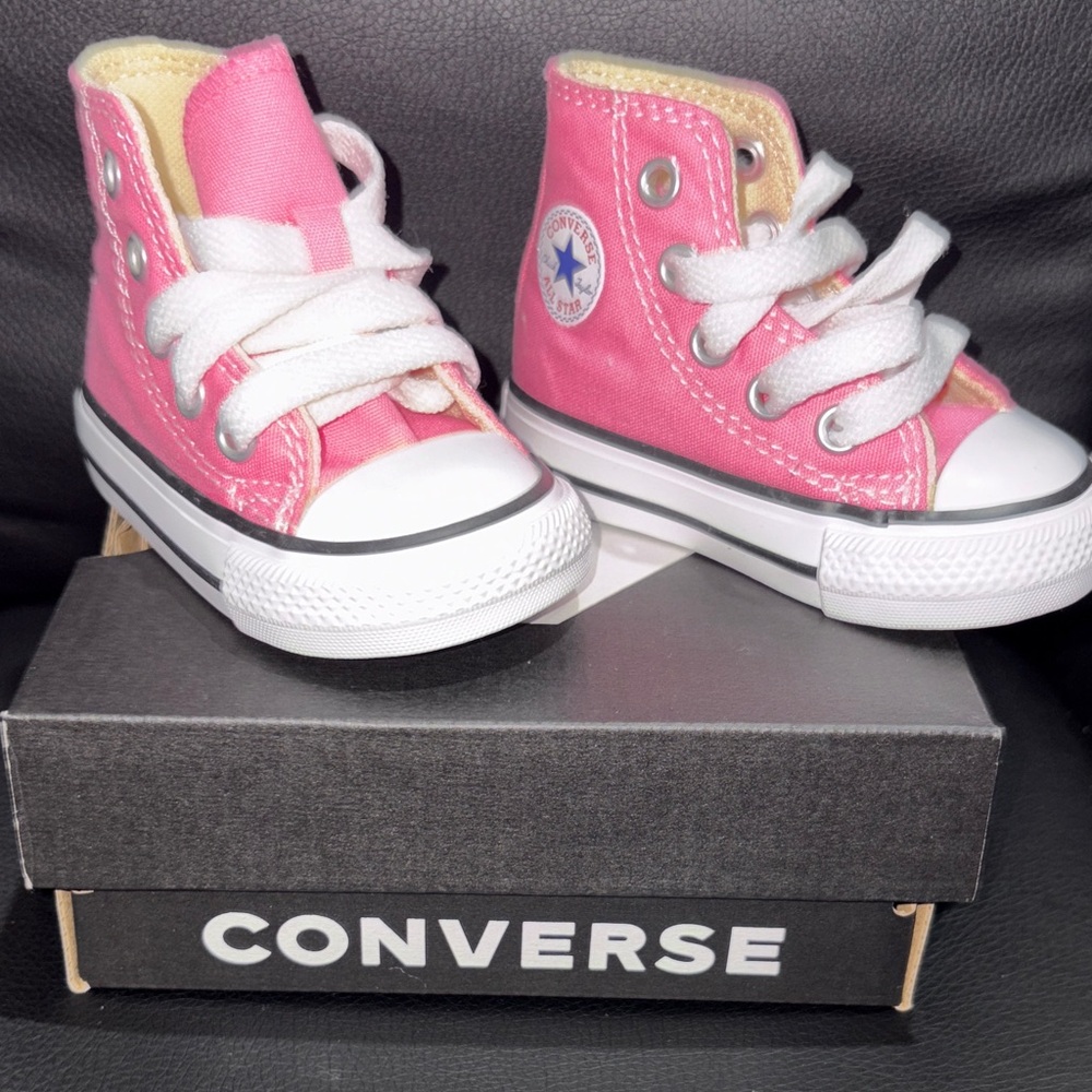 Converse Infant High-Tops in Pink